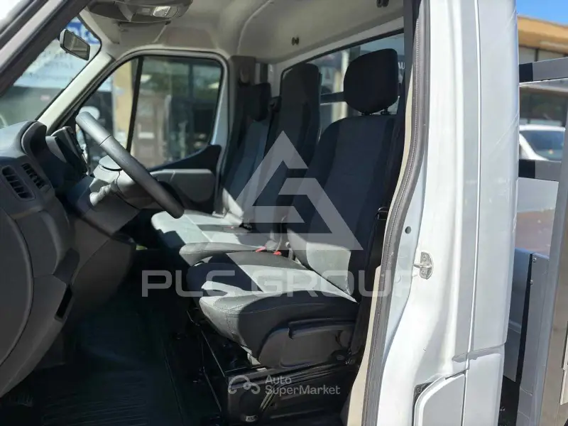 2023 Renault Master
