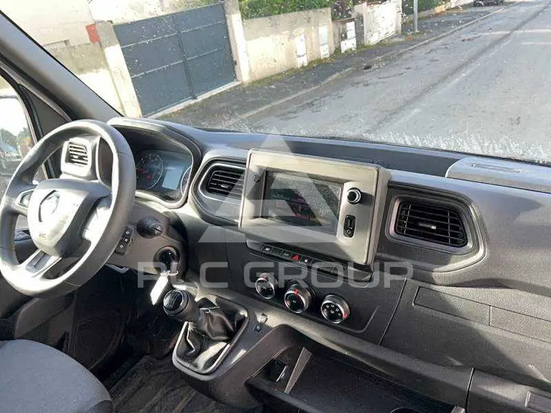 2023 Renault Master