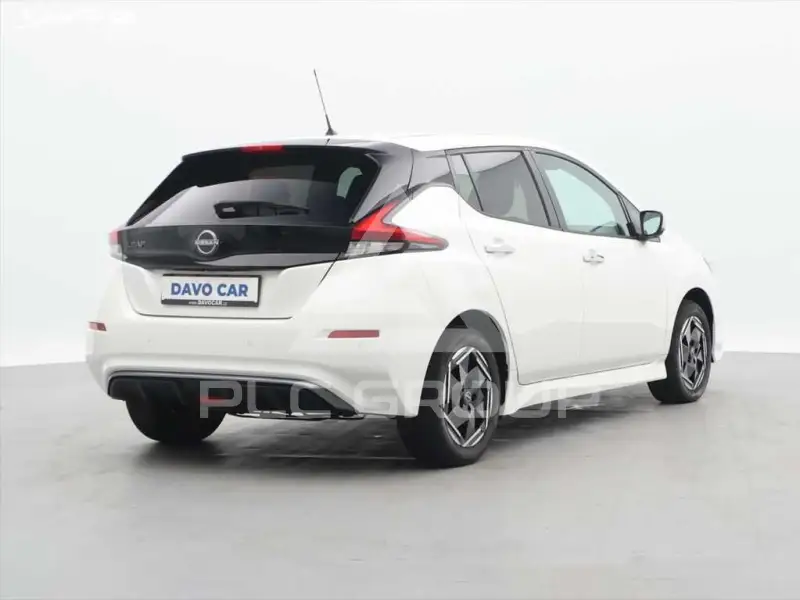 2024 Nissan LEAF