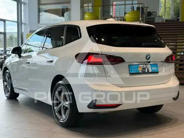 2024 BMW 218