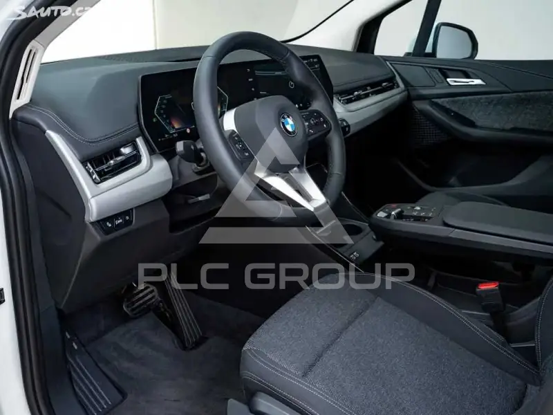 2024 BMW 218