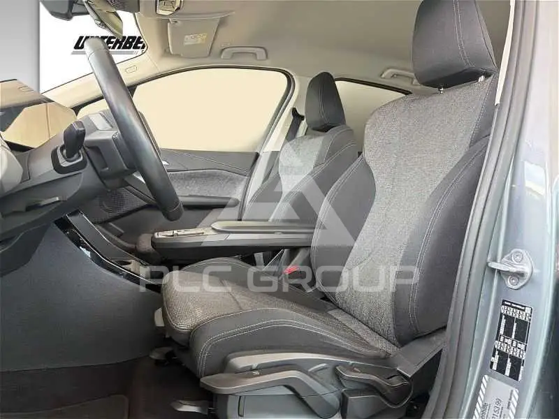2024 BMW 218