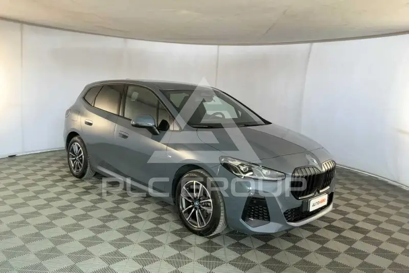 2024 BMW 218