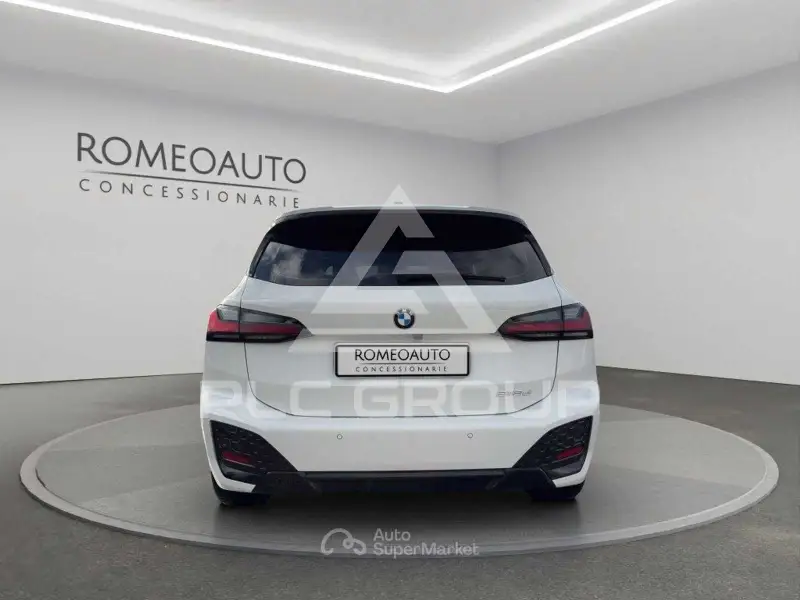 2024 BMW 218