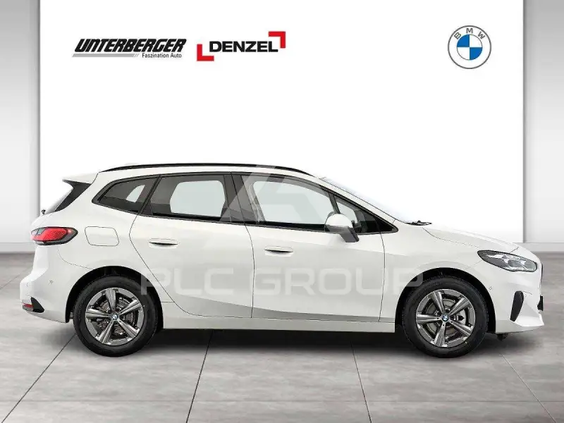 2024 BMW 218