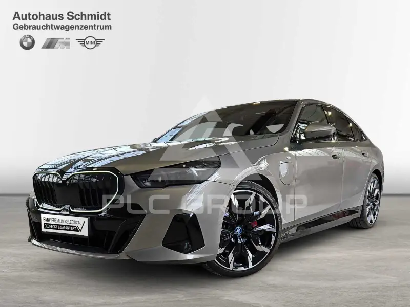 2024 BMW 523