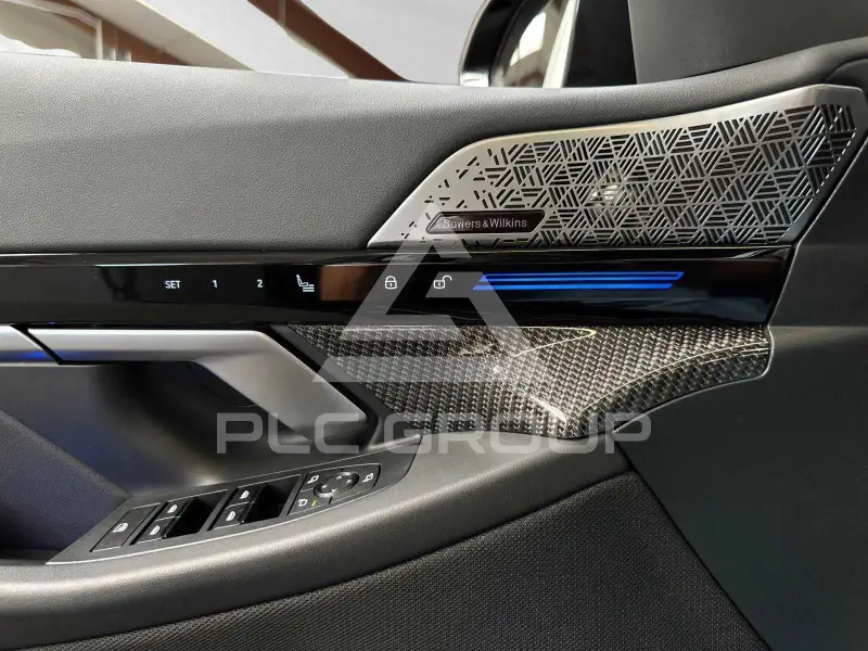 2024 BMW 523