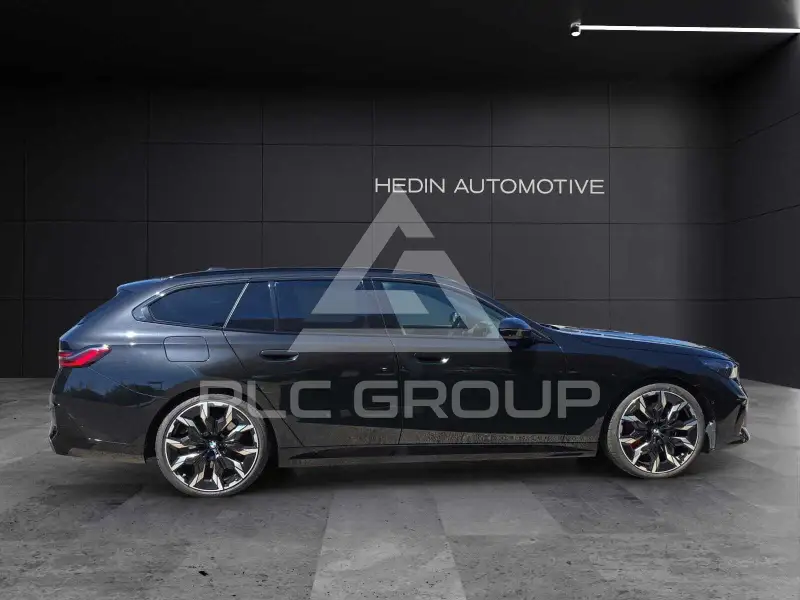 2024 BMW 523