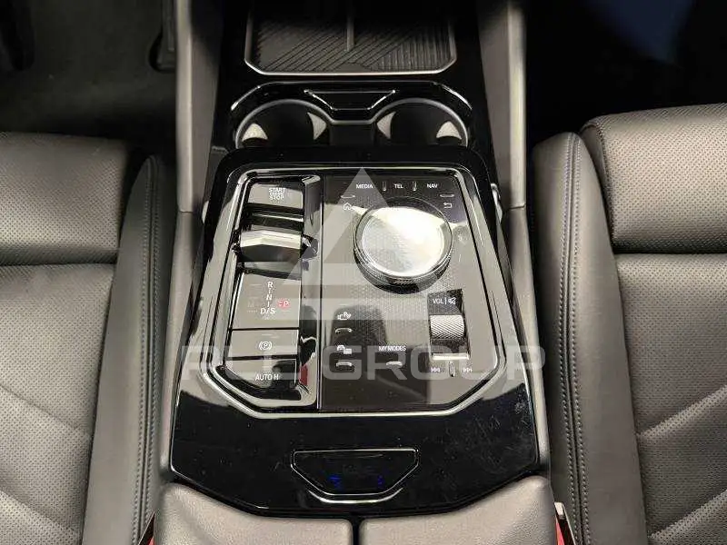 2024 BMW 523