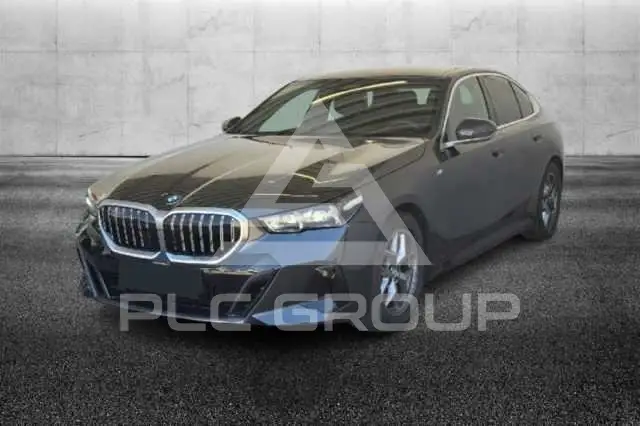 2024 BMW 523