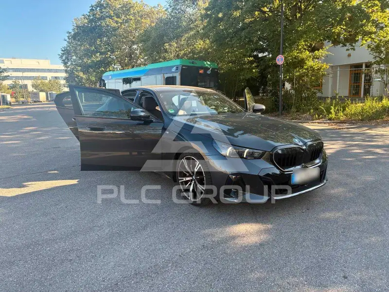 2024 BMW 523