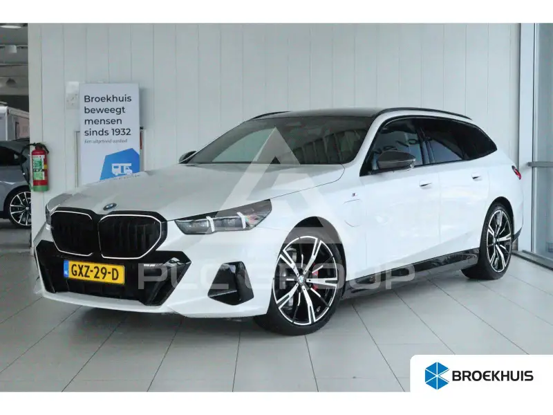 2024 BMW 523