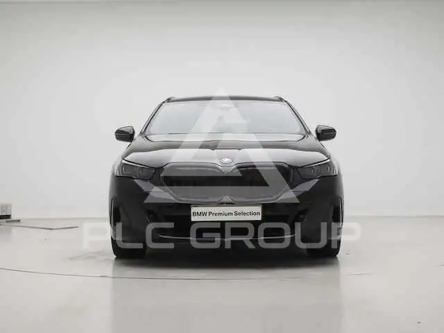 2024 BMW 523