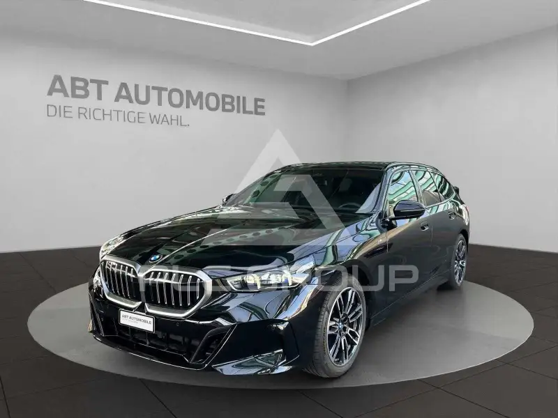 2024 BMW 523