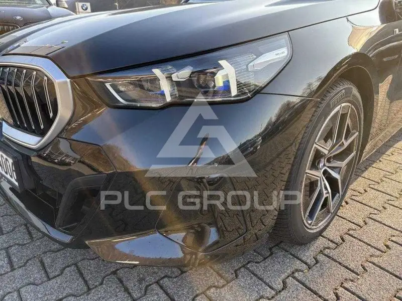 2024 BMW 523