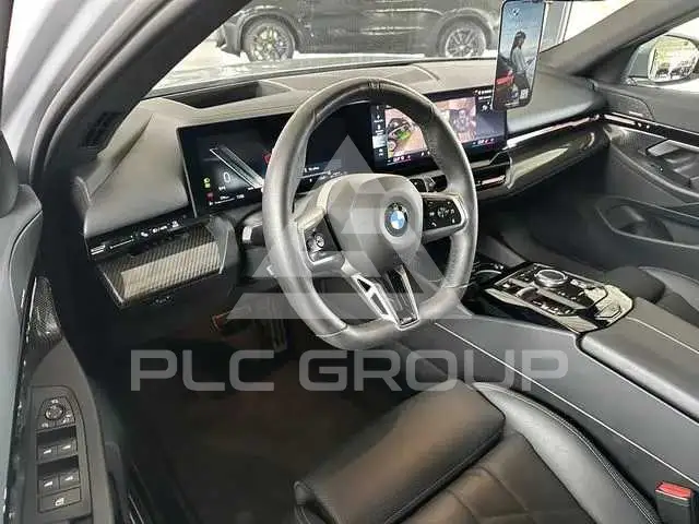 2024 BMW 523