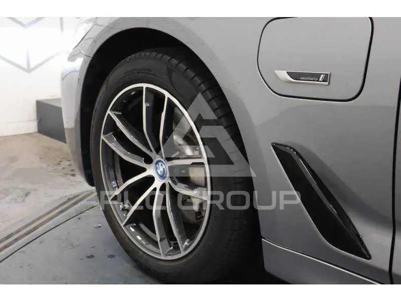 2024 BMW 523
