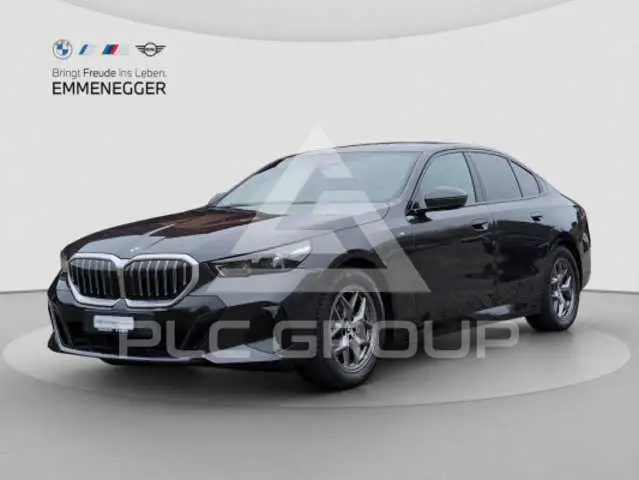 2024 BMW 523