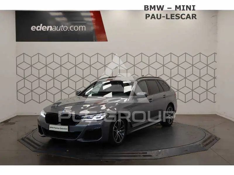2024 BMW 523