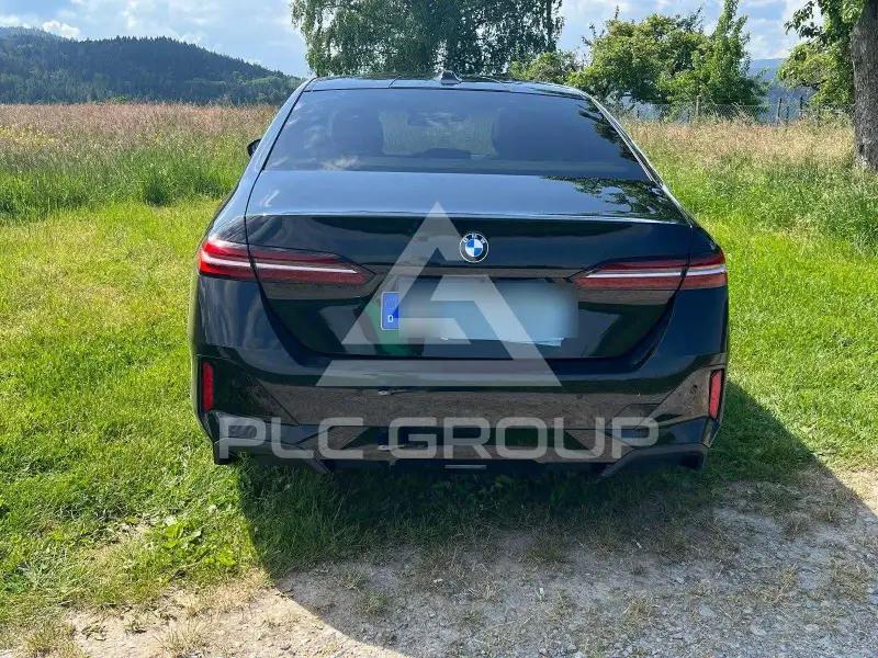 2024 BMW 523