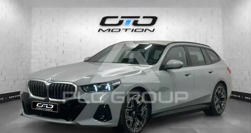 2024 BMW 523