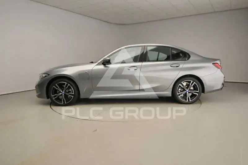 2024 BMW 330