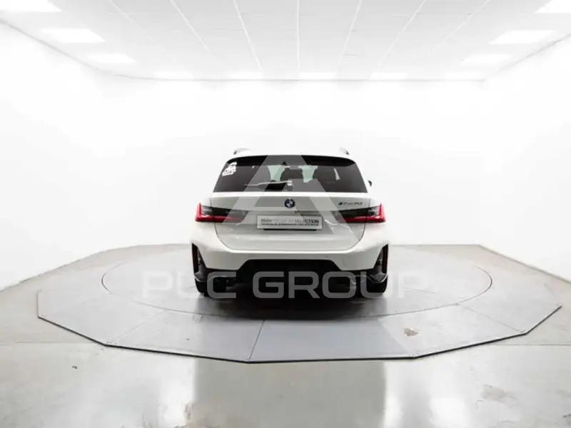 2024 BMW 330