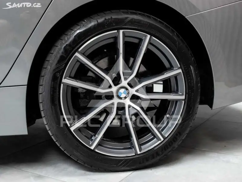 2024 BMW 330