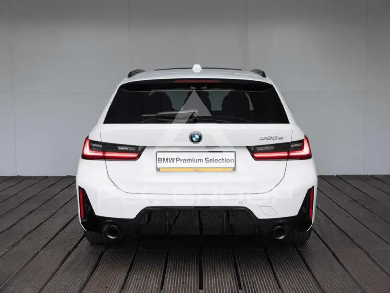 2024 BMW 330
