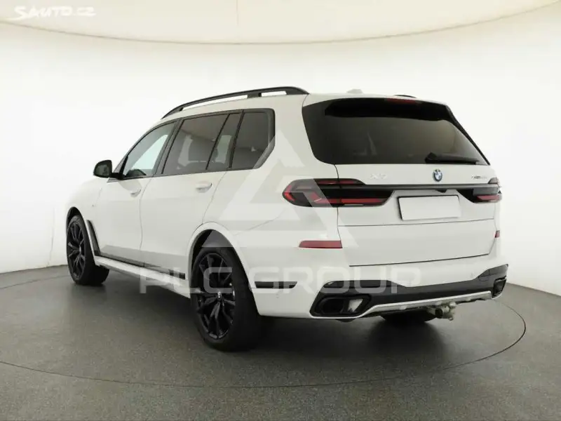 2024 BMW X7