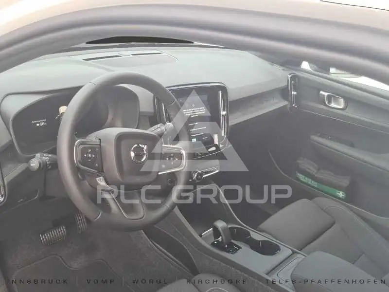 2024 Volvo EX 40