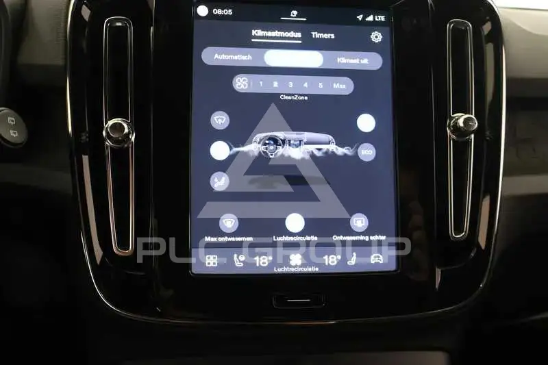 2024 Volvo XC40