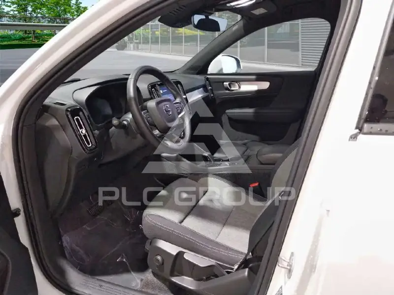 2024 Volvo XC40
