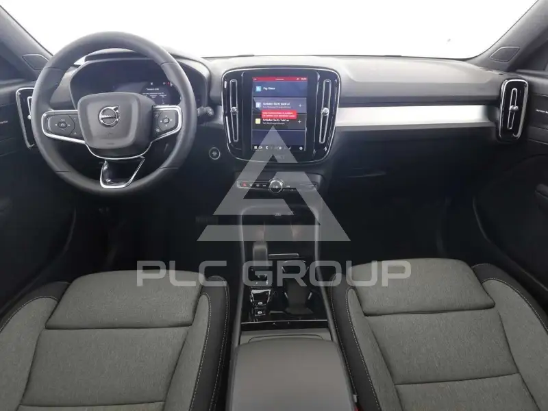 2024 Volvo XC40