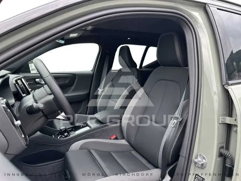 2024 Volvo XC40