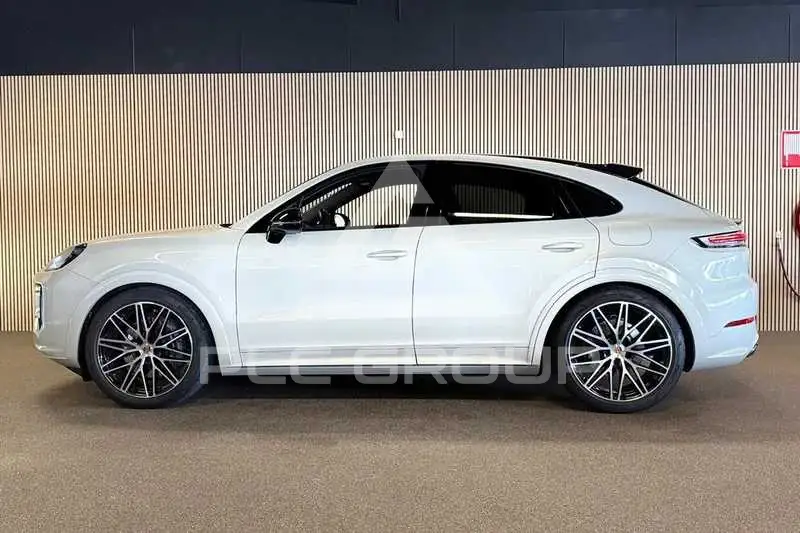 2024 Porsche CAYENNE