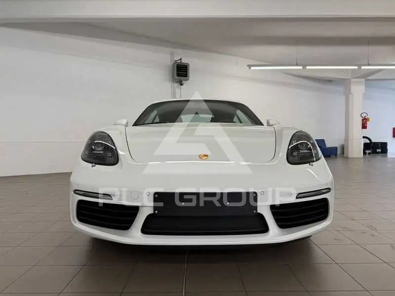 2024 Porsche Cayman