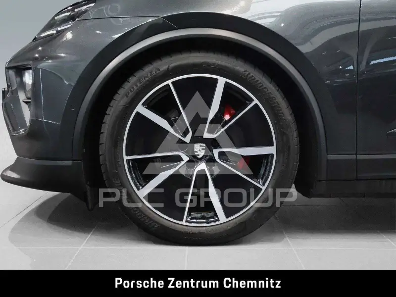 2024 Porsche MACAN