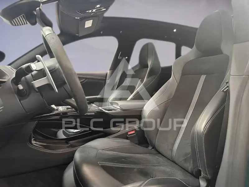 2024 Aston Martin DBX