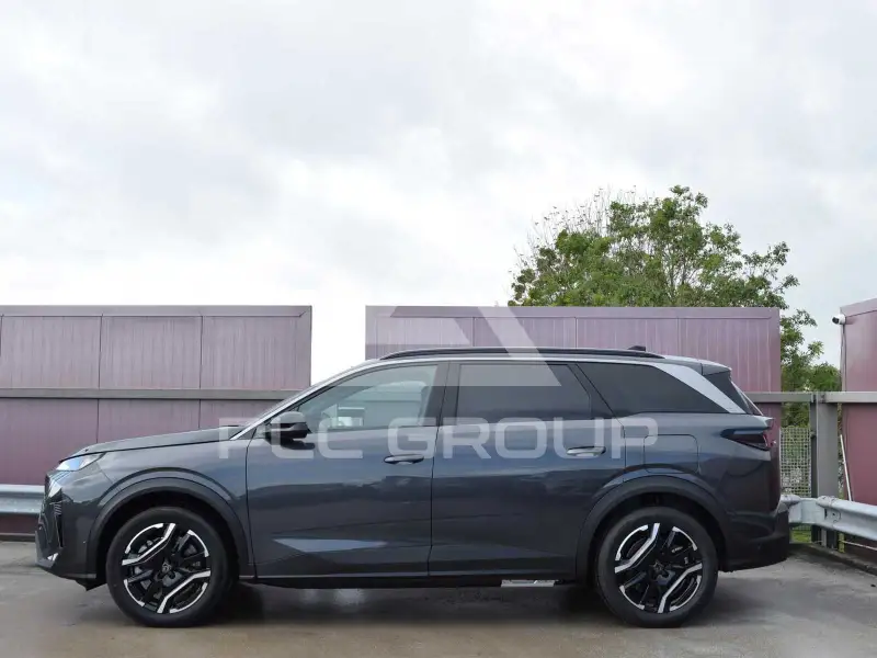 2024 Peugeot 5008