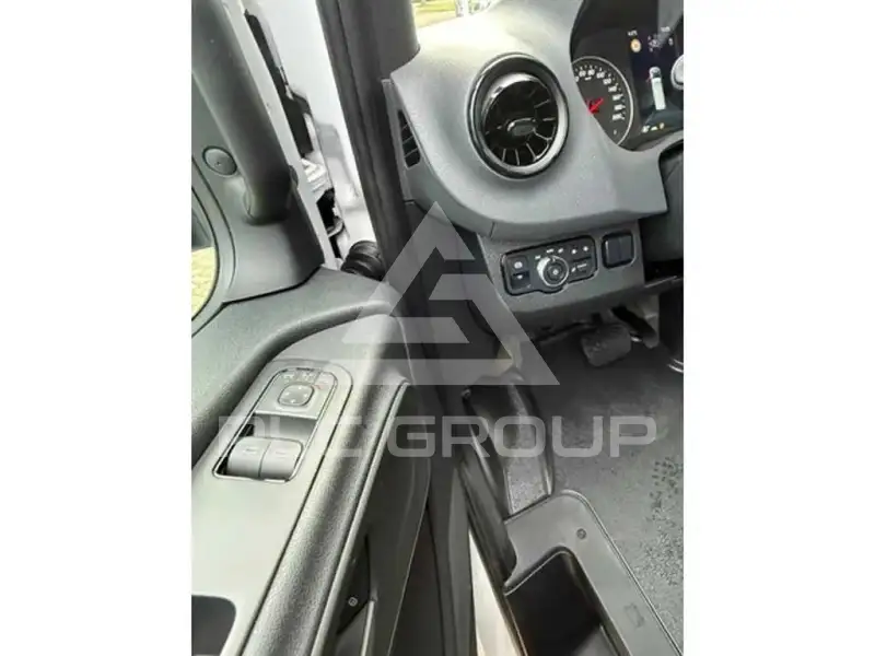 2024 Mercedes Benz Sprinter