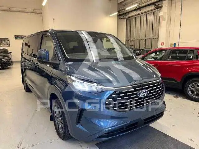 2024 Ford Tourneo