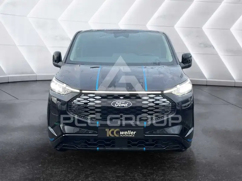 2024 Ford Tourneo