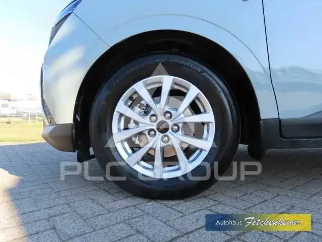 2024 Ford Tourneo