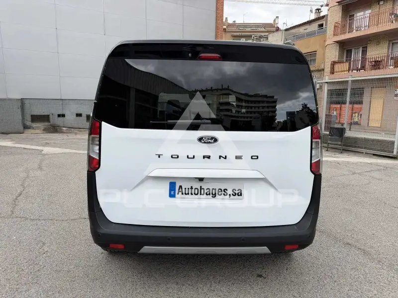 2024 Ford Tourneo