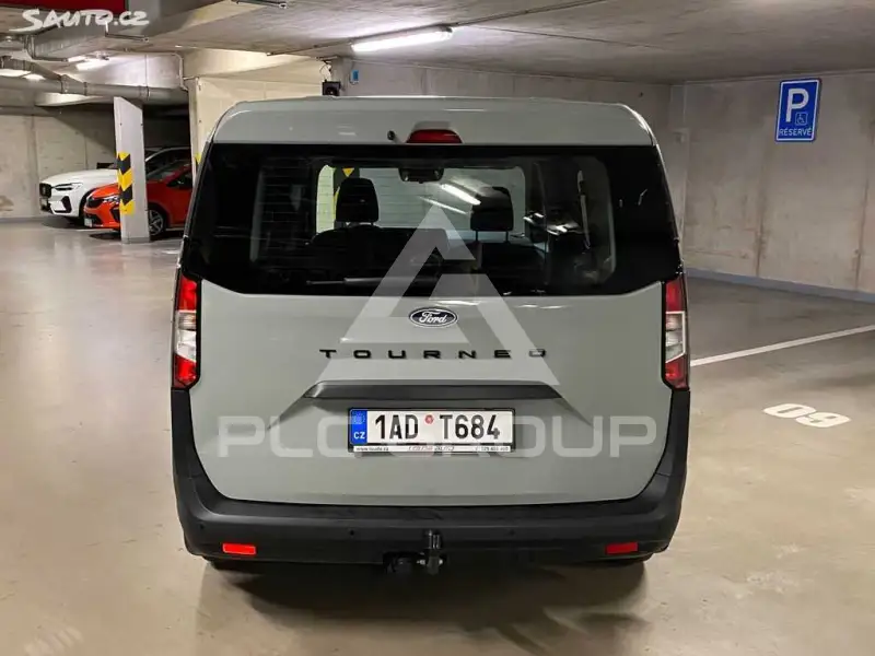 2024 Ford Tourneo
