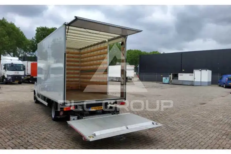 2024 Renault Master