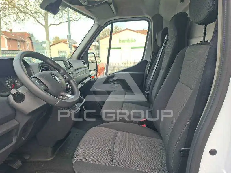 2024 Renault Master