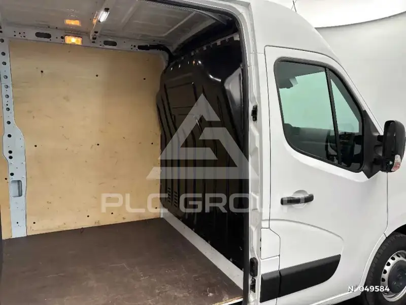 2024 Renault Master