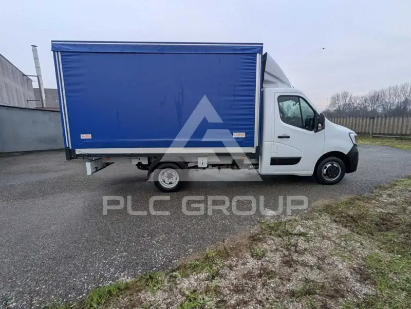 2024 Renault Master
